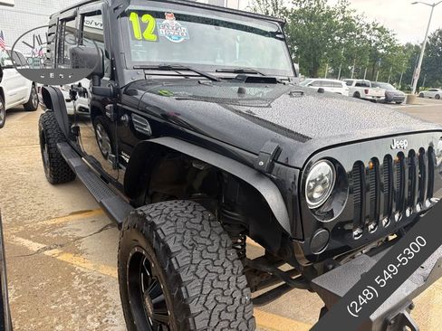 Used 2012 Jeep Wrangler Unlimited Sahara AWD/4WD image 2