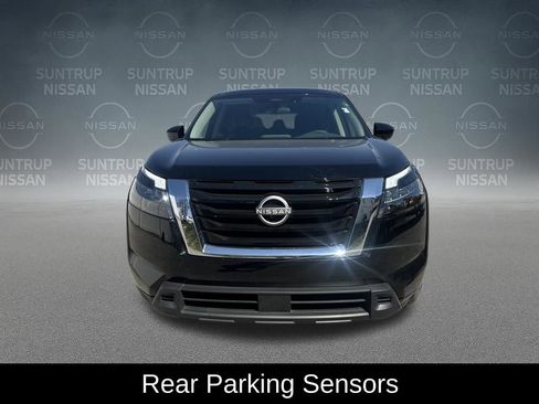Used 2025 Nissan Pathfinder S image 10