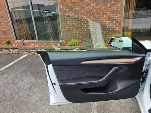 Used 2023 Tesla Model 3 Standard Range RWD image 32