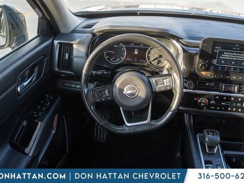 Used 2022 Nissan Pathfinder SL image 5