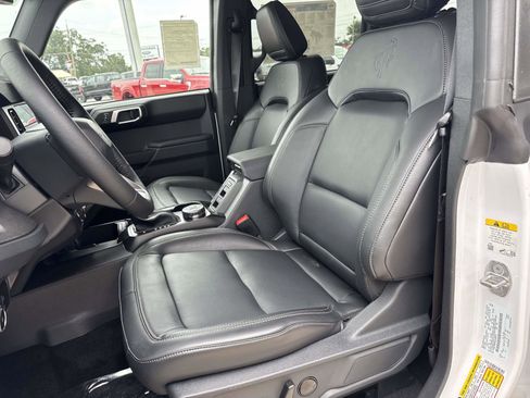 New 2025 Ford Bronco Badlands image 8