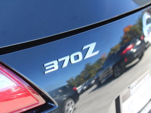Used 2009 Nissan 370Z Touring image 10