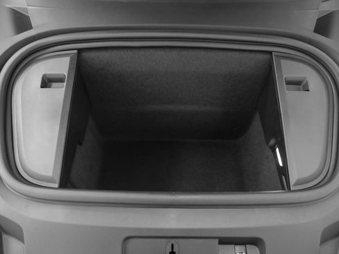 New 2025 Porsche Taycan 4 image 18