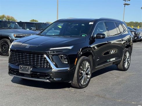 Used 2025 Buick Enclave Avenir w/ Super Cruise Package image 4