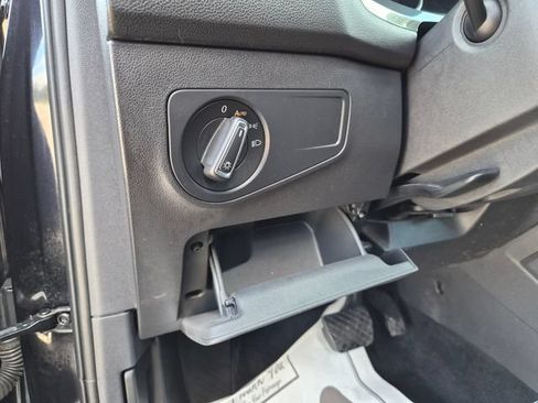 Used 2020 Volkswagen Tiguan SE FWD image 17