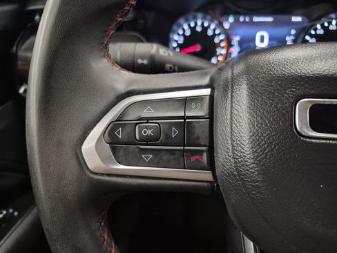 Used 2025 Jeep Compass Trailhawk AWD/4WD image 23