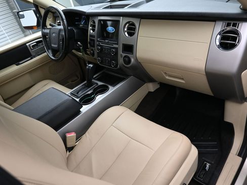 Used 2017 Ford Expedition EL XLT w/ Equipment Group 202A image 40