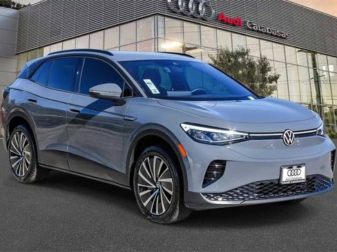 Used 2024 Volkswagen ID.4 Pro image 4