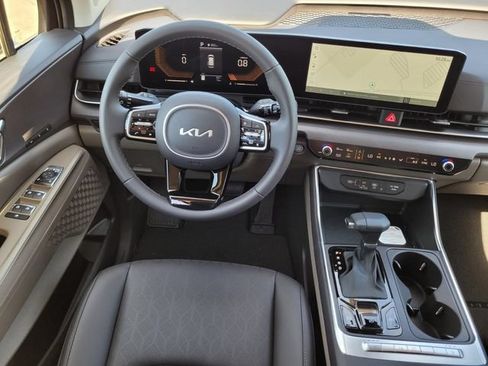 New 2026 Kia Carnival EX FWD image 14