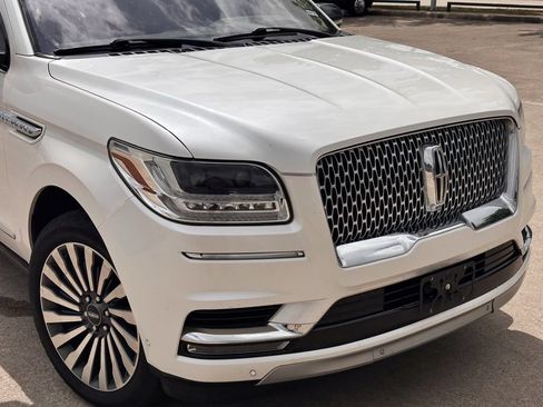 Used 2019 Lincoln Navigator L Reserve AWD/4WD image 2