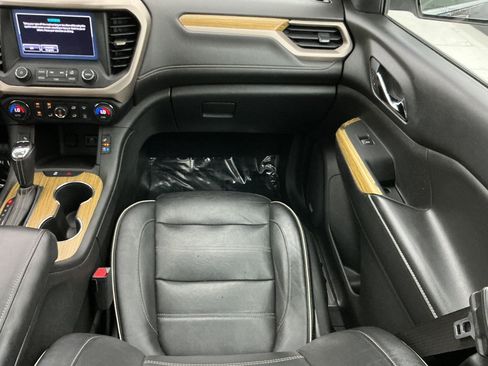 Used 2018 GMC Acadia Denali w/ Technology Package AWD/4WD image 32
