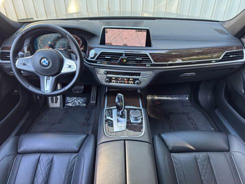 Used 2022 BMW 740i w/ M Sport Package RWD image 13