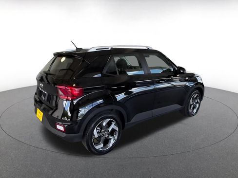 Used 2026 Hyundai Venue SEL FWD image 15