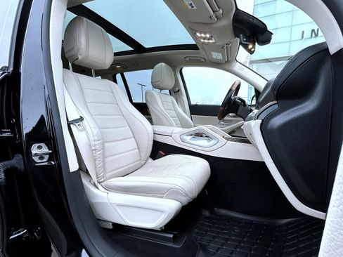 Used 2022 Mercedes-Benz GLS 580 4MATIC image 15