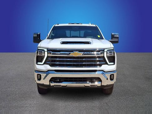 Used 2024 Chevrolet Silverado 3500 LTZ w/ LTZ Plus Package AWD/4WD image 2