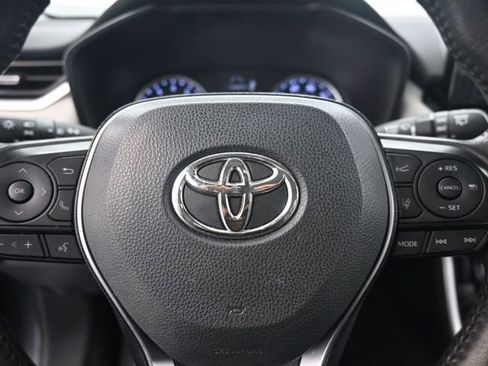 Used 2020 Toyota RAV4 XLE Premium image 10