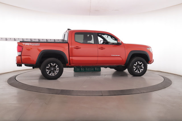 Used 2017 Toyota Tacoma TRD Off-Road w/ Premium & Technology Package AWD/4WD image 6