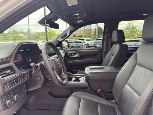 Used 2024 Chevrolet Suburban Z71 w/ Luxury Package image 8