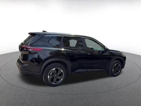 Used 2025 Nissan Rogue SV AWD/4WD image 14