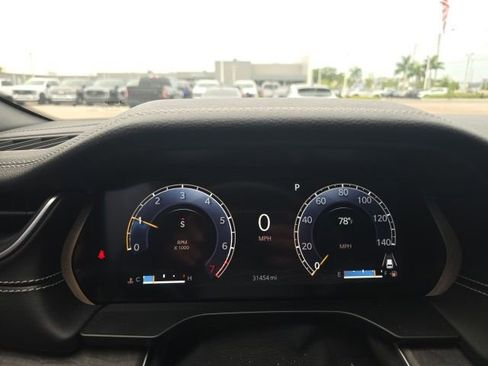 Used 2023 Jeep Grand Cherokee L Limited w/ Luxury Tech Group II RWD image 12