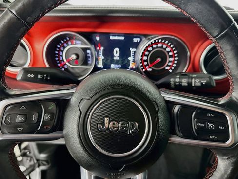 Used 2018 Jeep Wrangler Unlimited Rubicon w/ Dual Top Group AWD/4WD image 16