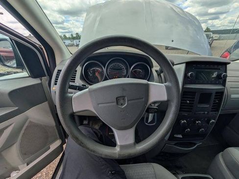 Used 2010 Dodge Grand Caravan SE FWD image 31