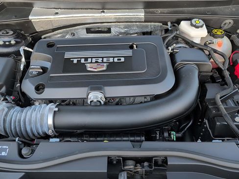 Used 2023 Cadillac XT4 Premium Luxury image 38