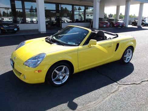 Used 2003 Toyota MR2 RWD image 9