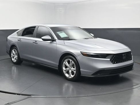 Used 2025 Honda Accord LX image 3