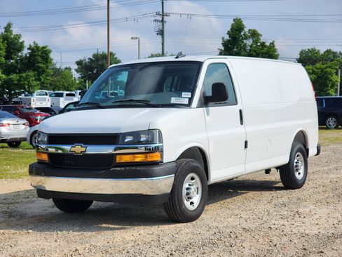 New 2025 Chevrolet Express 2500 w/ Driver Convenience Package image 6