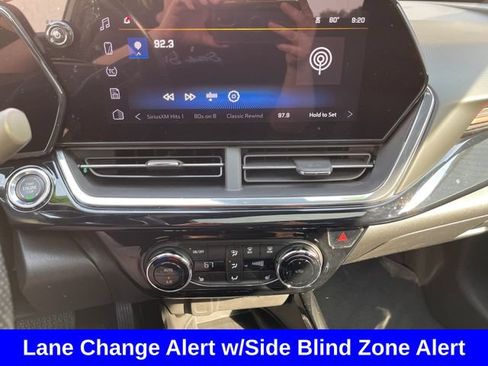 Used 2024 Chevrolet Trax RS w/ Sunroof Package FWD image 18