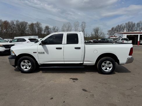 Used 2017 RAM 1500 ST w/ SXT Appearance Group AWD/4WD image 2
