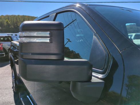 Used 2024 Chevrolet Silverado 2500 LT image 12