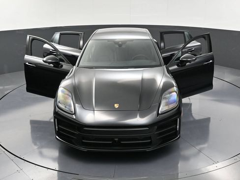 Certified 2025 Porsche Panamera 4 AWD/4WD image 33