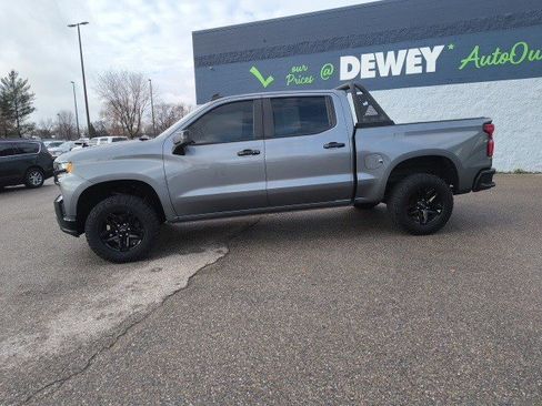Used 2021 Chevrolet Silverado 1500 LT Trail Boss w/ Convenience Package II image 2