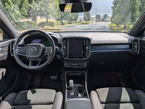 Used 2023 Volvo C40 P8 Recharge Ultimate w/ Protection Package Premier image 13