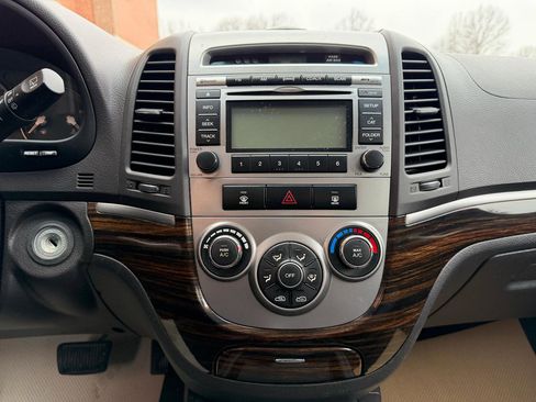 Used 2010 Hyundai Santa Fe SE image 24