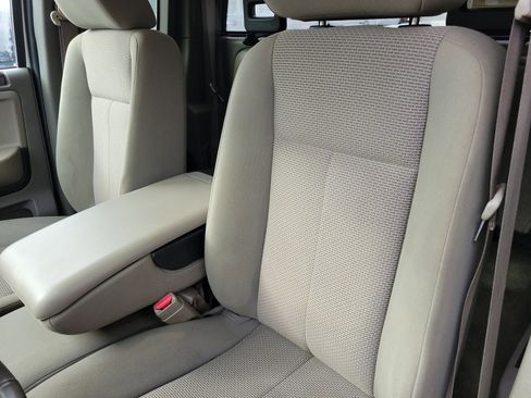 Used 2006 Mitsubishi Raider DuroCross image 5