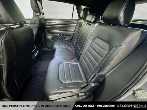 Used 2024 Volkswagen Atlas Cross Sport SEL R-Line AWD/4WD image 25