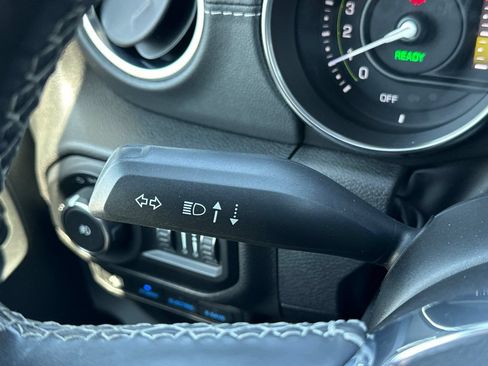 Used 2022 Jeep Wrangler Unlimited Sahara AWD/4WD image 33