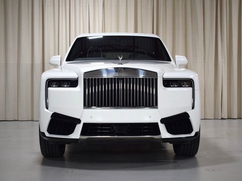 New 2026 Rolls-Royce Cullinan AWD/4WD image 9