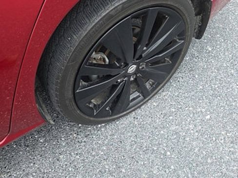 Used 2021 Nissan Altima 2.5 SR w/ SR Premium Package image 22