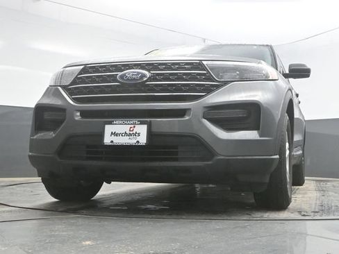 Used 2021 Ford Explorer XLT AWD/4WD image 45