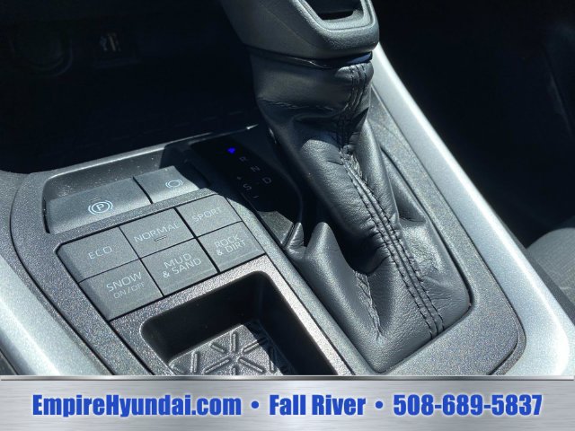 Used 2025 Toyota RAV4 XLE AWD/4WD image 15