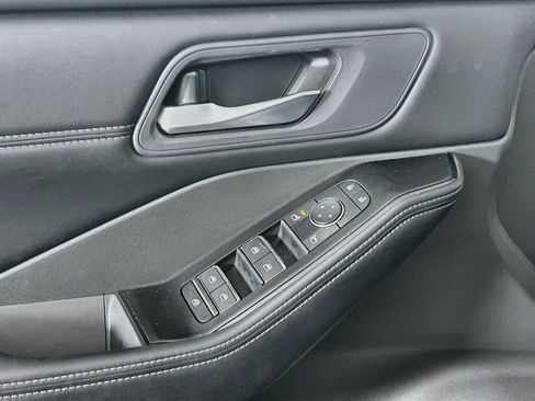 Used 2026 Nissan Rogue SL FWD image 15
