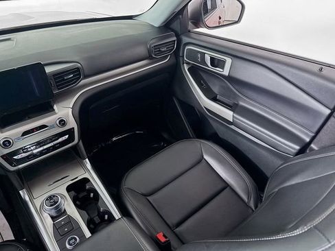 Certified 2022 Ford Explorer XLT w/ Equipment Group 202A image 22