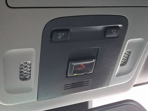 Used 2020 Toyota Camry SE FWD image 24