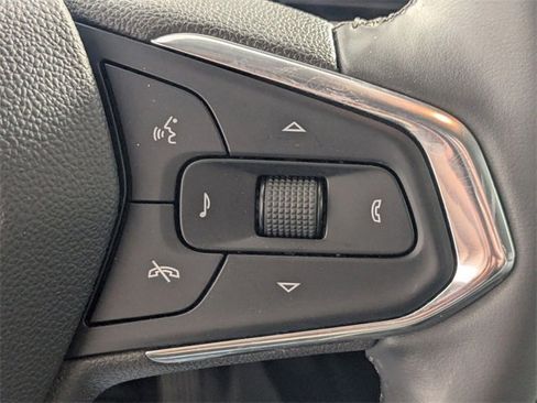 Used 2025 Chevrolet Trax LT w/ LT Convenience Package image 16