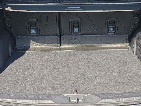 Used 2025 Subaru Forester Premium image 9