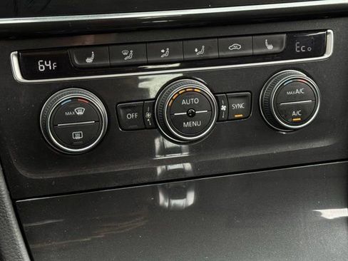 Used 2019 Volkswagen e-Golf SEL Premium image 19